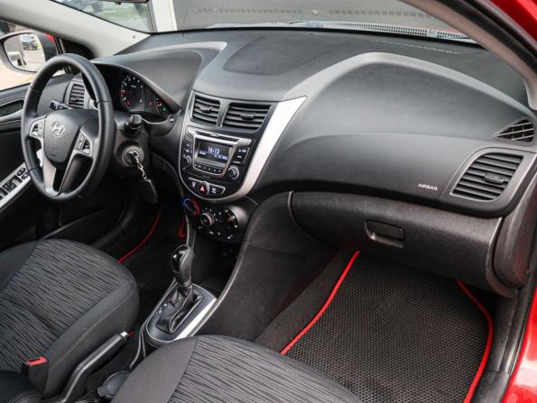 Hyundai Solaris I Рестайлинг с пробегом 2015 года, цена 1 000 000 рублей, 102000 км, хэтчбек, Автокод Объявления