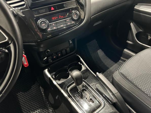 Mitsubishi Outlander III Рестайлинг 3 с пробегом 2019 года, цена 1 949 000 рублей, 95828 км, внедорожник, Автокод Объявления
