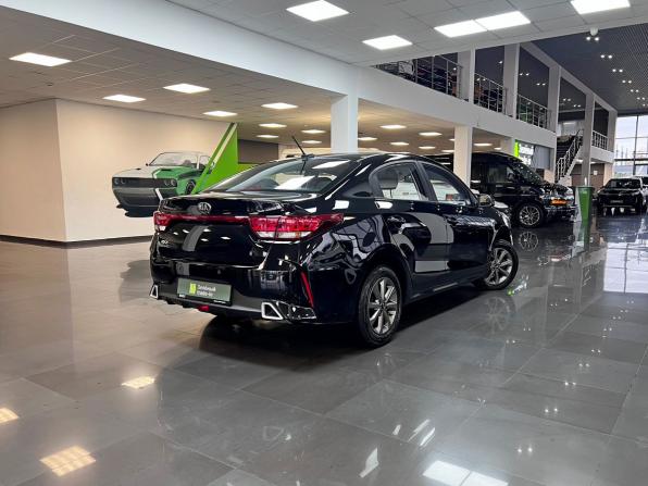 Kia Rio IV Рестайлинг с пробегом 2020 года, цена 1 490 000 рублей, 137968 км, седан, Автокод Объявления