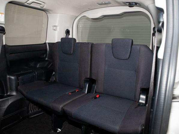 Toyota Noah III (R80) Рестайлинг с пробегом 2017 года, цена 2 100 000 рублей, 173955 км, минивэн, Автокод Объявления