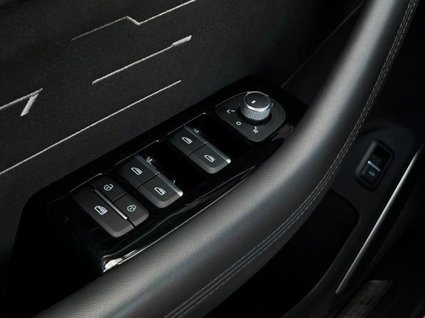 Geely Monjaro I с пробегом 2024 года, цена 3 592 800 рублей, 52803 км, внедорожник, Автокод Объявления