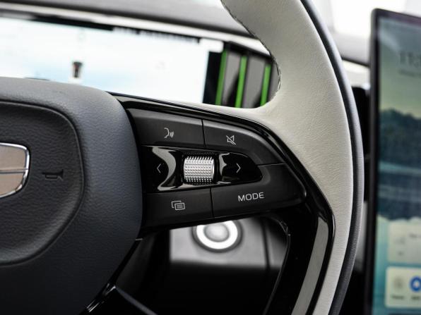 Geely Atlas II с пробегом 2025 года, цена 2 790 000 рублей, 5826 км, внедорожник, Автокод Объявления