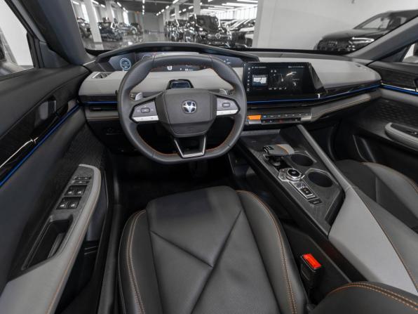Changan UNI-V I с пробегом 2023 года, цена 2 370 000 рублей, 25248 км, лифтбек, Автокод Объявления
