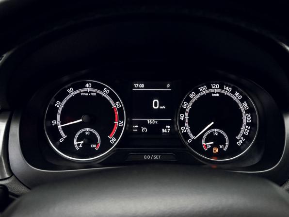 Skoda Rapid I Рестайлинг с пробегом 2017 года, цена 1 290 000 рублей, 172055 км, лифтбек, Автокод Объявления