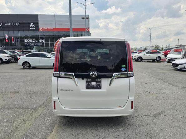 Toyota Esquire I Рестайлинг с пробегом 2018 года, цена 2 199 995 рублей, 106214 км, минивэн, Автокод Объявления