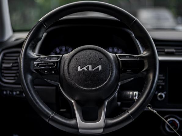 Kia Rio IV Рестайлинг с пробегом 2021 года, цена 1 590 000 рублей, 58347 км, хэтчбек, Автокод Объявления