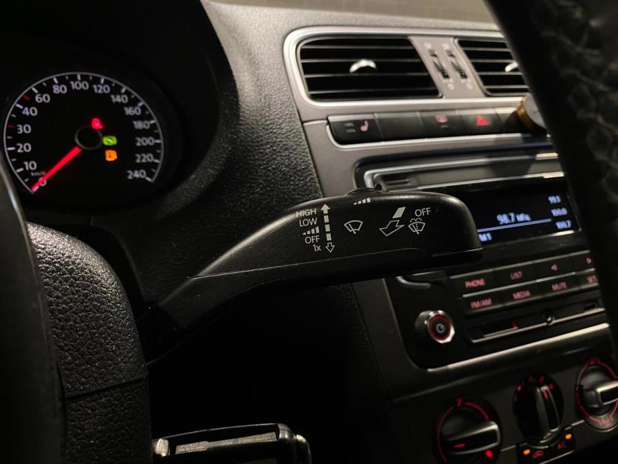 Volkswagen Polo V Рестайлинг Челябинск  - изображение 20