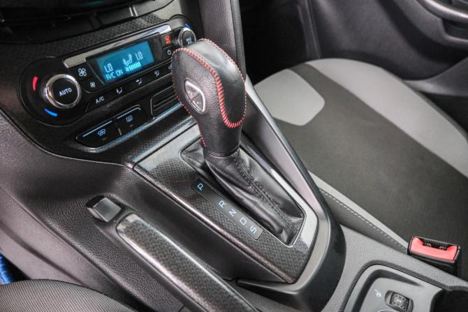Ford Focus III с пробегом 2012 года, цена 899 000 рублей, 242313 км, хэтчбек, Автокод Объявления