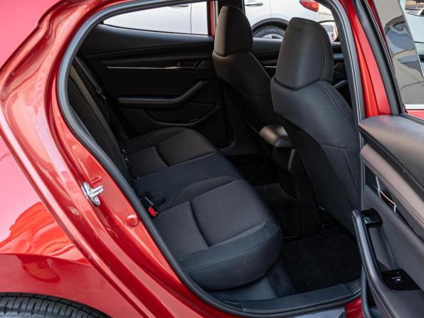 Mazda 3 IV (BP) с пробегом 2019 года, цена 1 770 000 рублей, 65897 км, хэтчбек, Автокод Объявления