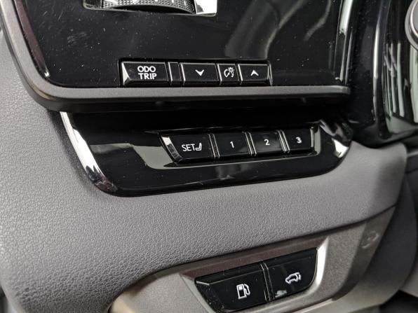 Lexus RX V с пробегом 2023 года, цена 8 025 000 рублей, 37434 км, внедорожник, Автокод Объявления