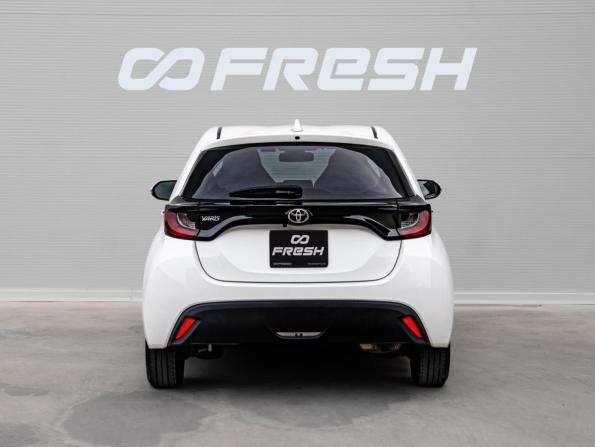 Toyota Yaris IV с пробегом 2021 года, цена 1 198 000 рублей, 77021 км, хэтчбек, Автокод Объявления