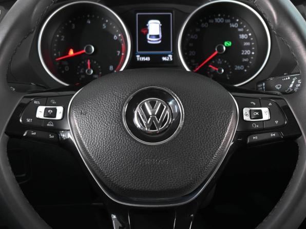 Volkswagen Tiguan II с пробегом 2018 года, цена 2 499 000 рублей, 113543 км, внедорожник, Автокод Объявления