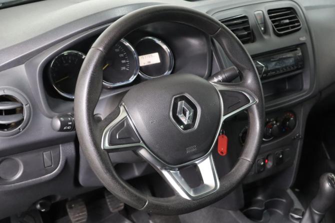 Renault Logan II Рестайлинг с пробегом 2018 года, цена 649 000 рублей, 156000 км, седан, Автокод Объявления