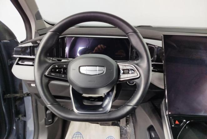 Geely Atlas II с пробегом 2024 года, цена 3 054 000 рублей, 31783 км, внедорожник, Автокод Объявления