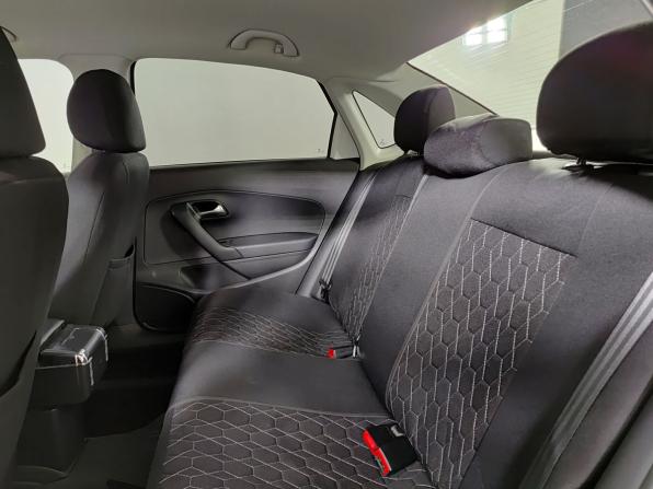 Volkswagen Polo V Рестайлинг с пробегом 2018 года, цена 1 200 000 рублей, 72000 км, седан, Автокод Объявления