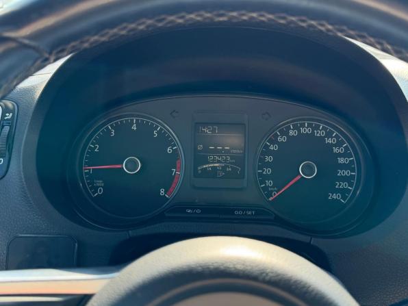 Volkswagen Polo V Рестайлинг с пробегом 2018 года, цена 999 000 рублей, 123400 км, седан, Автокод Объявления