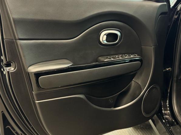 Kia Soul II Рестайлинг с пробегом 2017 года, цена 1 620 000 рублей, 93000 км, хэтчбек, Автокод Объявления