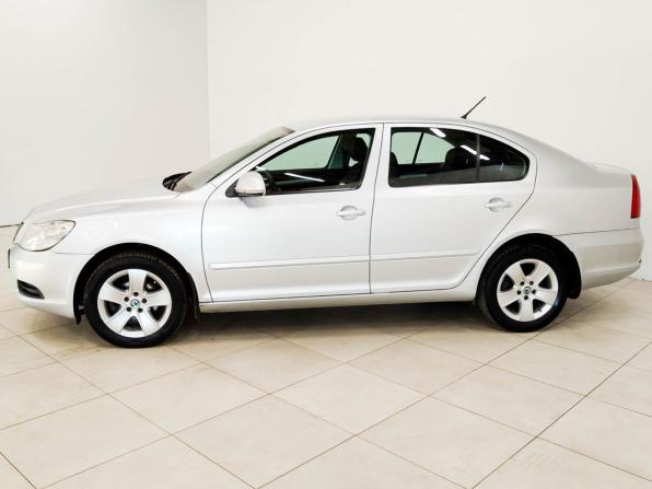 Skoda Octavia II (A5) Рестайлинг с пробегом 2011 года, цена 650 000 рублей, 177621 км, лифтбек, Автокод Объявления