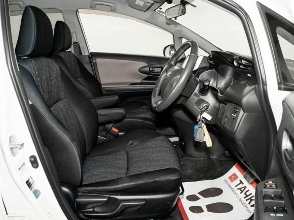 Toyota Wish II с пробегом 2012 года, цена 1 325 000 рублей, 200712 км, минивэн, Автокод Объявления