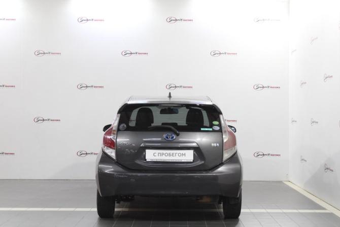 Toyota Aqua I Рестайлинг с пробегом 2015 года, цена 760 000 рублей, 280750 км, хэтчбек, Автокод Объявления