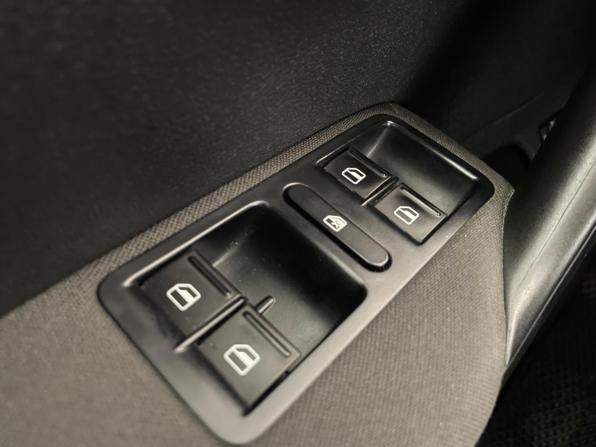 Volkswagen Polo V с пробегом 2013 года, цена 880 000 рублей, 137821 км, седан, Автокод Объявления