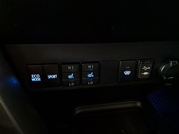 Toyota RAV4 IV (XA40) Рестайлинг с пробегом 2017 года, цена 1 875 000 рублей, 185365 км, внедорожник, Автокод Объявления