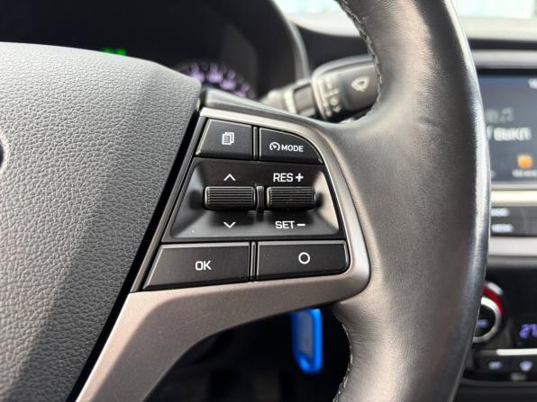 Hyundai Solaris II с пробегом 2019 года, цена 1 280 000 рублей, 127000 км, седан, Автокод Объявления