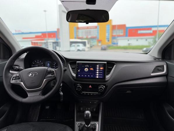Hyundai Solaris II с пробегом 2017 года, цена 1 300 000 рублей, 105965 км, седан, Автокод Объявления