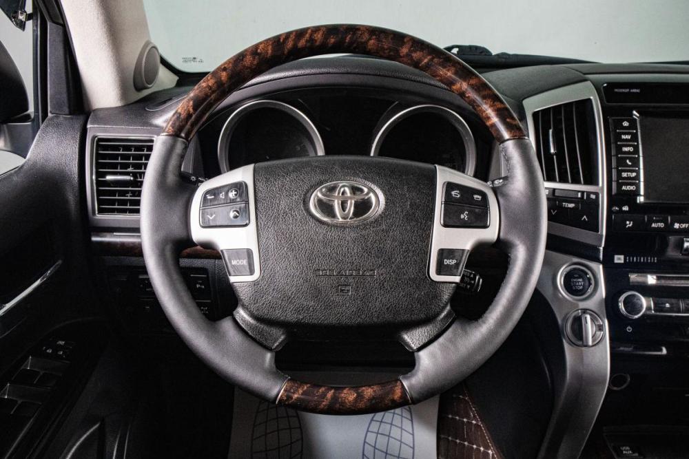 Toyota Land Cruiser 200 Series Рестайлинг 1 Сургут  - изображение 13