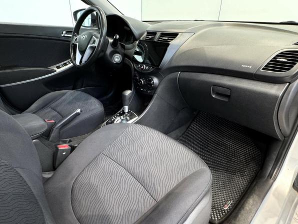 Hyundai Solaris I с пробегом 2012 года, цена 850 000 рублей, 182155 км, седан, Автокод Объявления