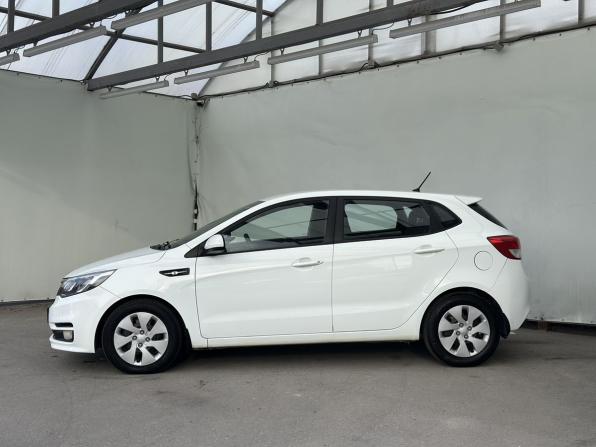 Kia Rio III Рестайлинг с пробегом 2015 года, цена 1 000 000 рублей, 126622 км, хэтчбек, Автокод Объявления