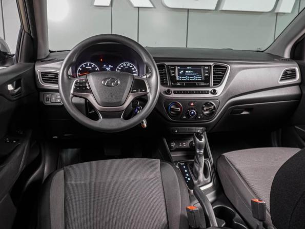Hyundai Solaris II с пробегом 2017 года, цена 1 339 000 рублей, 135976 км, седан, Автокод Объявления