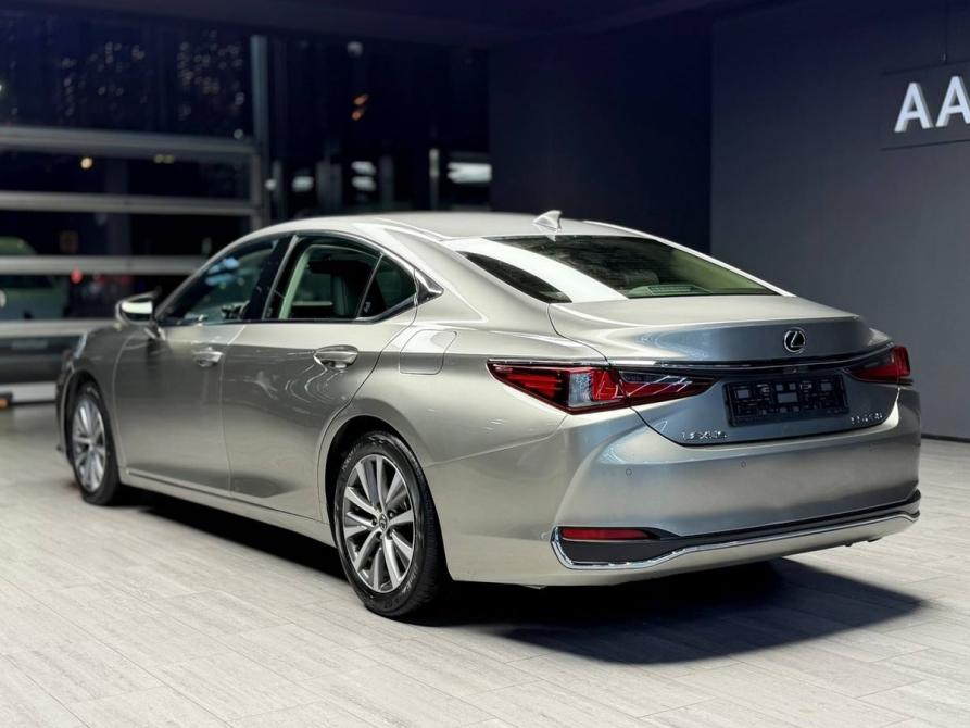 Lexus ES VII Москва  - изображение 7