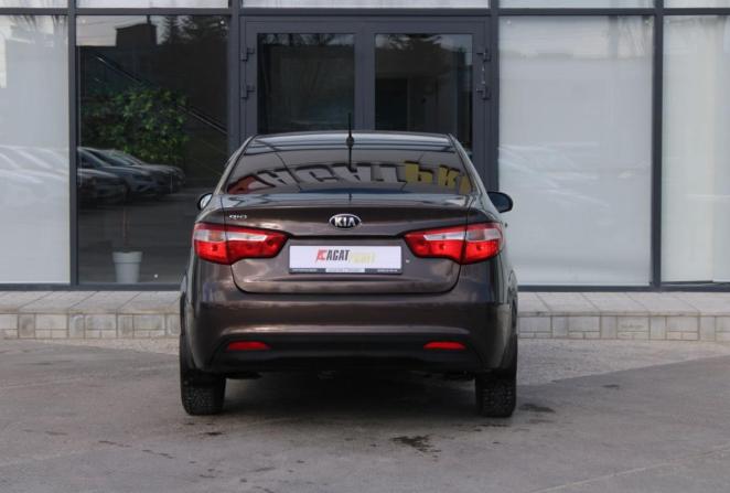 Kia Rio III Рестайлинг с пробегом 2015 года, цена 845 000 рублей, 255354 км, седан, Автокод Объявления