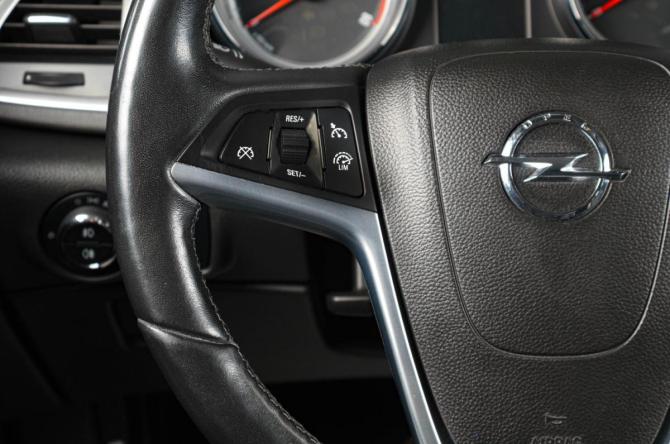 Opel Astra J Рестайлинг с пробегом 2012 года, цена 959 000 рублей, 106280 км, хэтчбек, Автокод Объявления