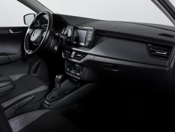 Skoda Rapid II с пробегом 2022 года, цена 1 890 000 рублей, 65466 км, лифтбек, Автокод Объявления