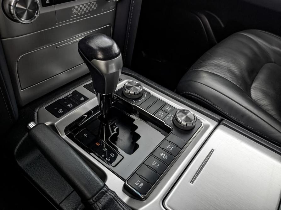 Toyota Land Cruiser 200 Series Рестайлинг 2 Москва  - изображение 21