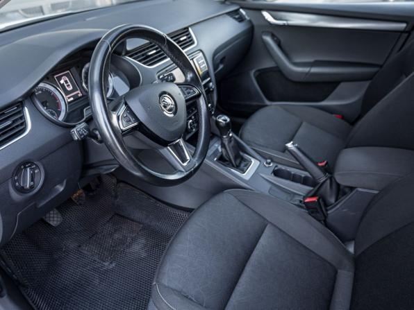 Skoda Octavia III (A7) Рестайлинг с пробегом 2019 года, цена 1 645 000 рублей, 162000 км, лифтбек, Автокод Объявления