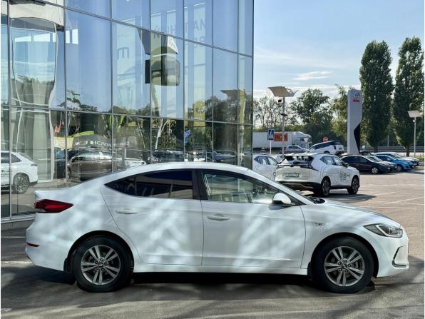 Hyundai Elantra VI (AD) с пробегом 2017 года, цена 1 337 000 рублей, 133001 км, седан, Автокод Объявления