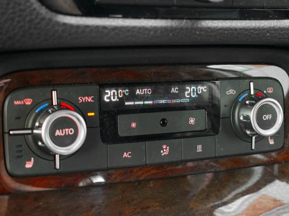 Volkswagen Touareg II с пробегом 2012 года, цена 2 490 000 рублей, 222473 км, внедорожник, Автокод Объявления
