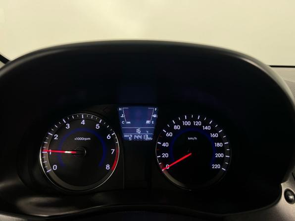 Hyundai Solaris I с пробегом 2014 года, цена 615 000 рублей, 214000 км, седан, Автокод Объявления