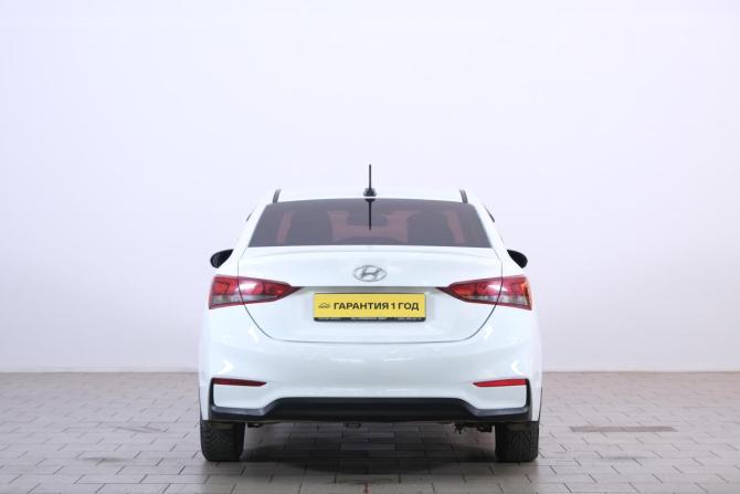 Hyundai Solaris II с пробегом 2017 года, цена 849 000 рублей, 124000 км, седан, Автокод Объявления