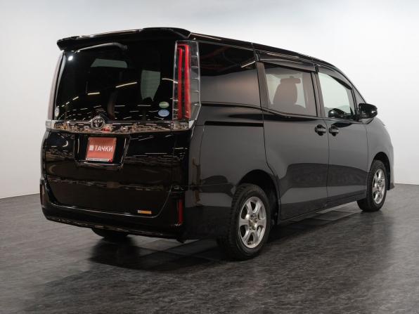 Toyota Noah III (R80) с пробегом 2017 года, цена 2 290 000 рублей, 101511 км, минивэн, Автокод Объявления