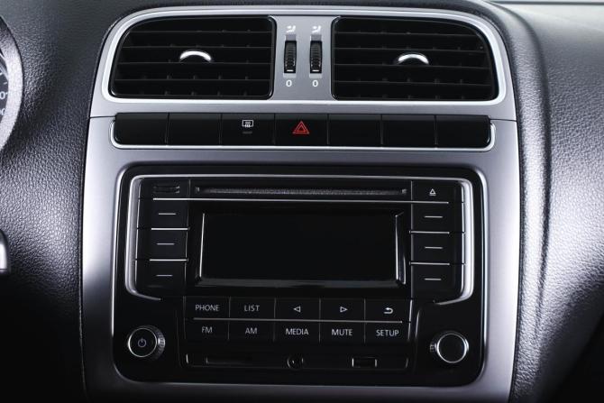 Volkswagen Polo V Рестайлинг с пробегом 2016 года, цена 949 000 рублей, 221000 км, седан, Автокод Объявления