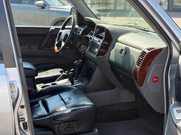 Mitsubishi Pajero III Рестайлинг с пробегом 2005 года, цена 925 000 рублей, 327861 км, внедорожник, Автокод Объявления
