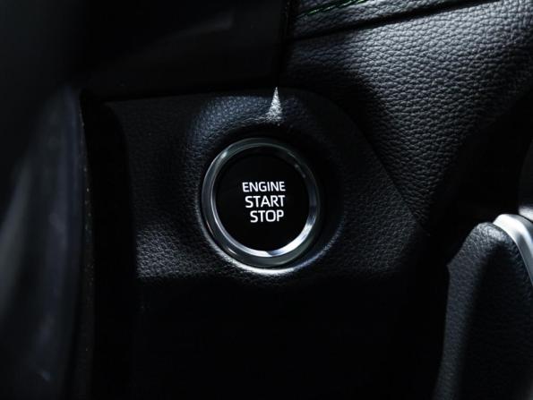 Toyota RAV4 V (XA50) с пробегом 2025 года, цена 3 849 700 рублей, 24990 км, внедорожник, Автокод Объявления