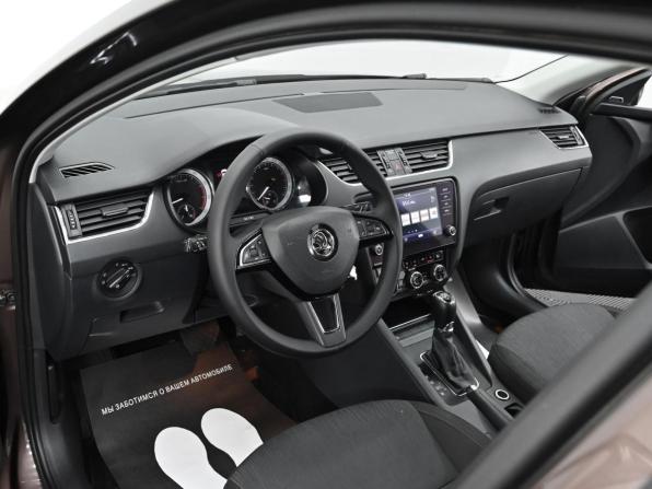 Skoda Octavia III (A7) Рестайлинг с пробегом 2017 года, цена 1 749 000 рублей, 137000 км, лифтбек, Автокод Объявления