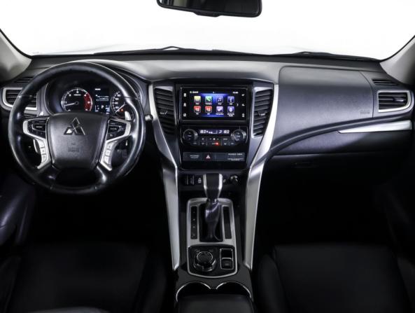 Mitsubishi Pajero Sport III с пробегом 2018 года, цена 2 329 000 рублей, 296284 км, внедорожник, Автокод Объявления