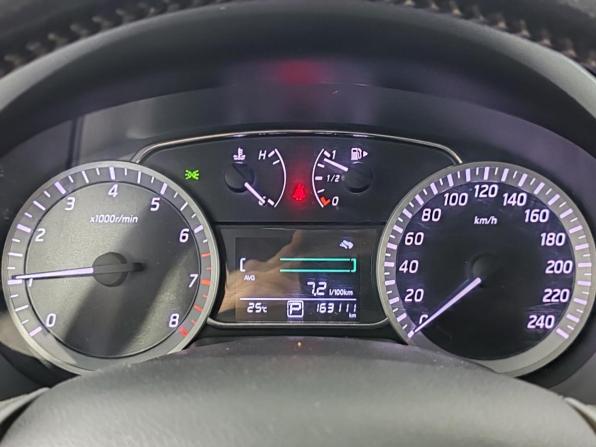 Nissan Tiida II с пробегом 2015 года, цена 999 000 рублей, 163109 км, хэтчбек, Автокод Объявления