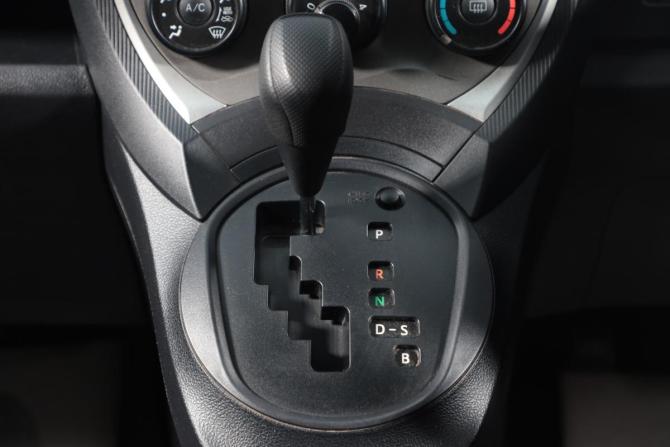 Toyota Ractis II с пробегом 2013 года, цена 1 109 000 рублей, 144300 км, хэтчбек, Автокод Объявления